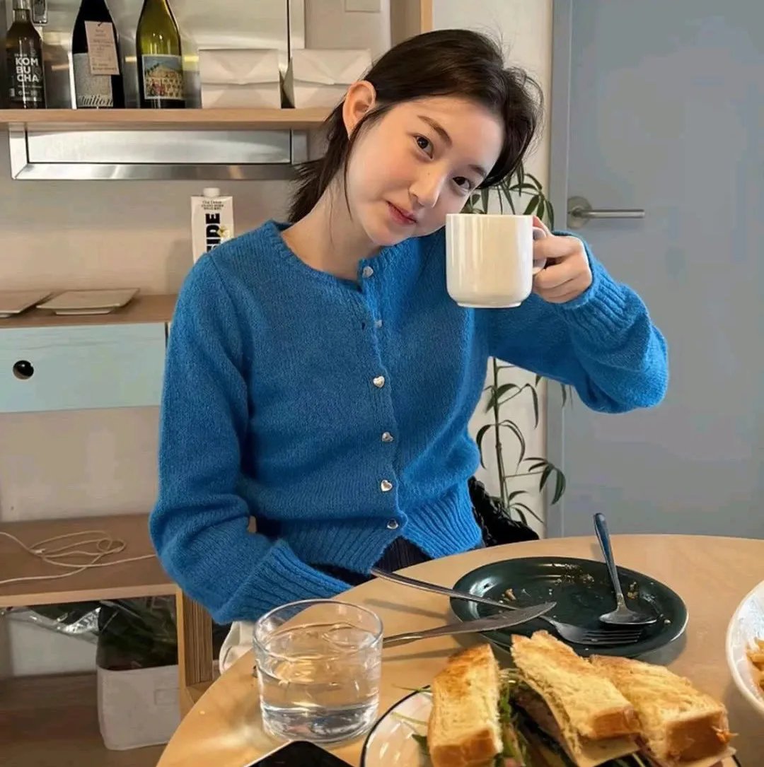 如月微笑